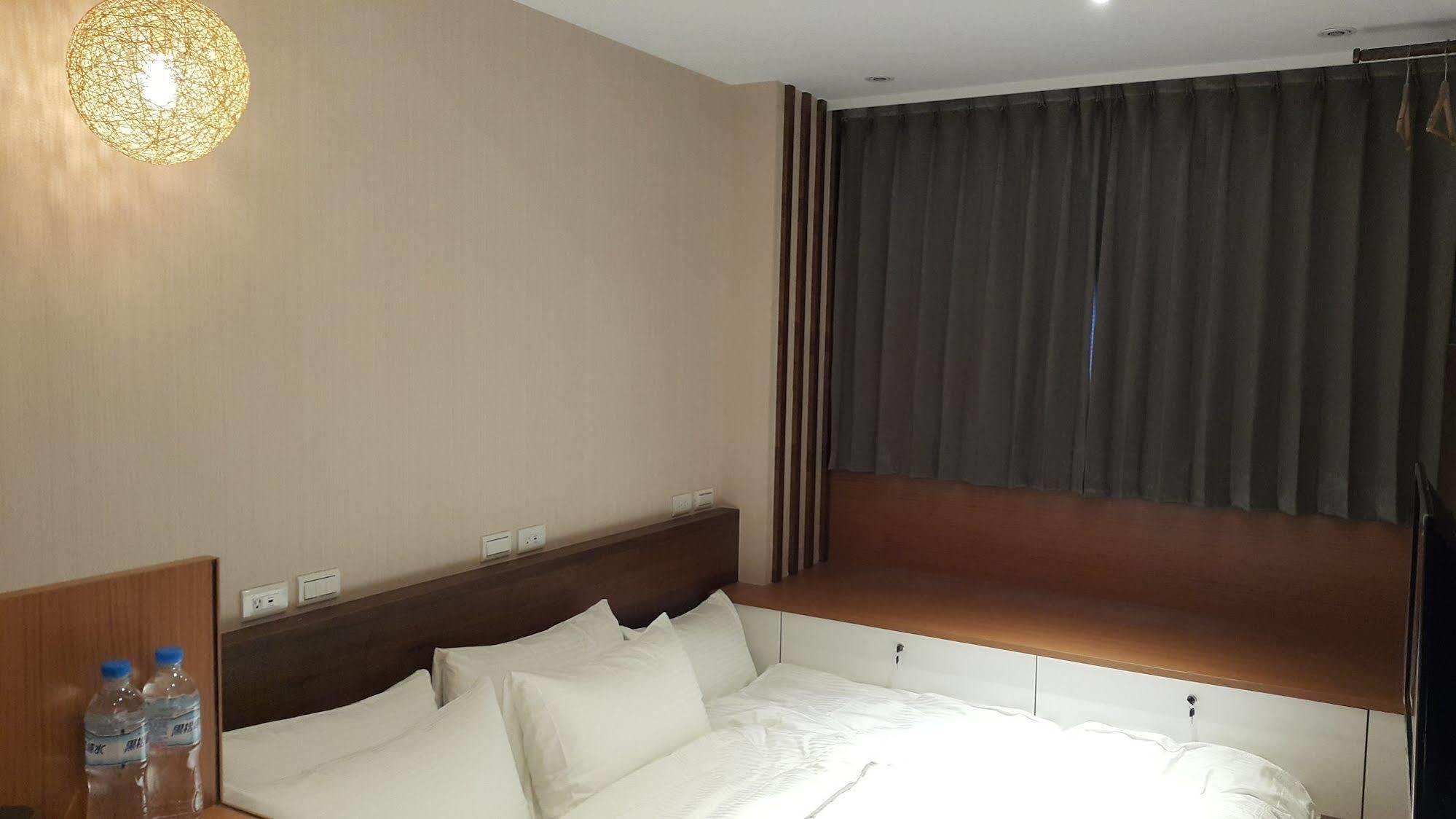Bayman Hotel Taipei Exterior photo