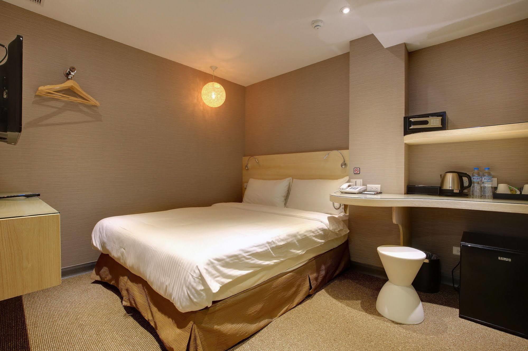 Bayman Hotel Taipei Exterior photo